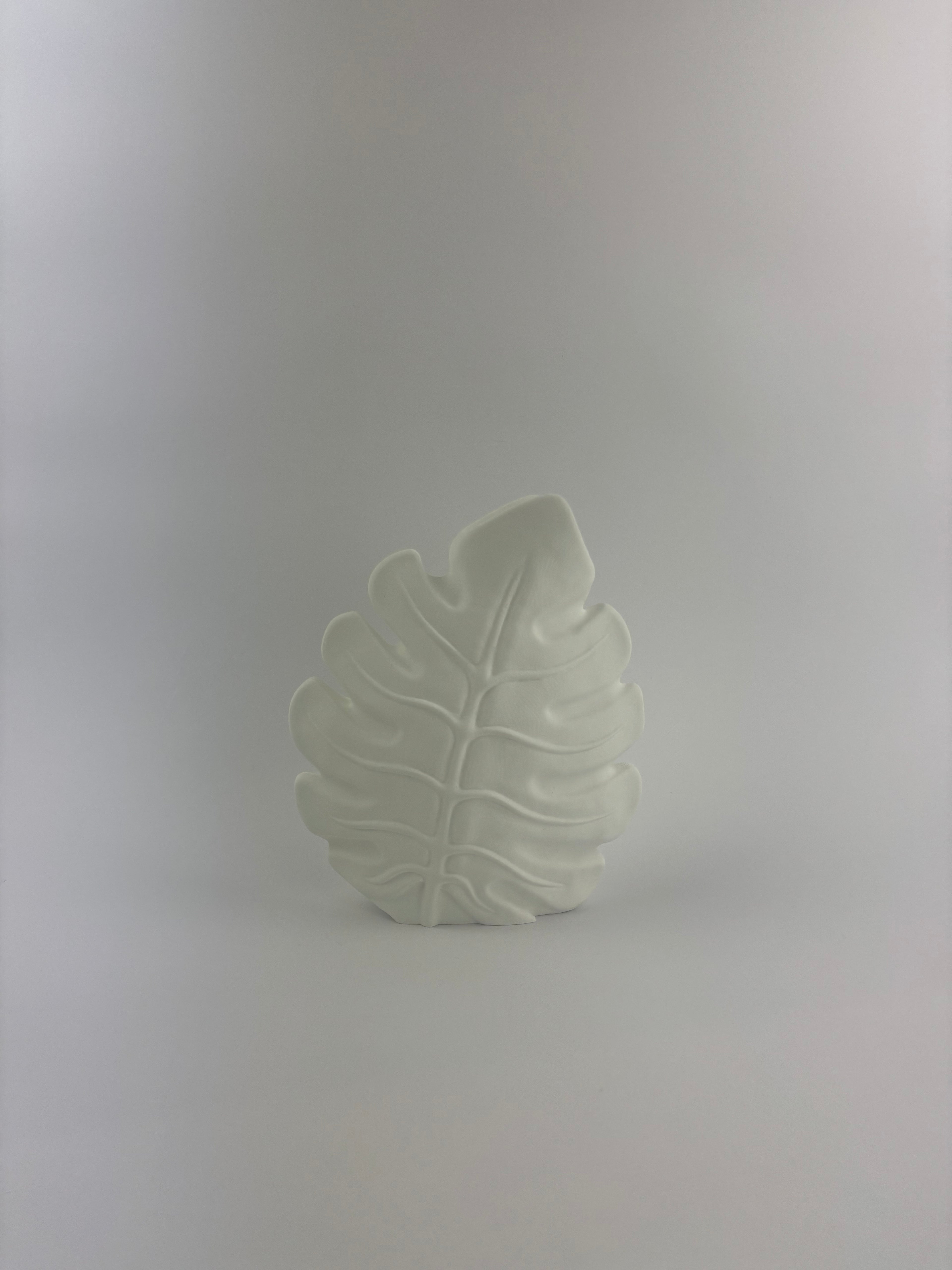 Paint your own - LEAF VASE