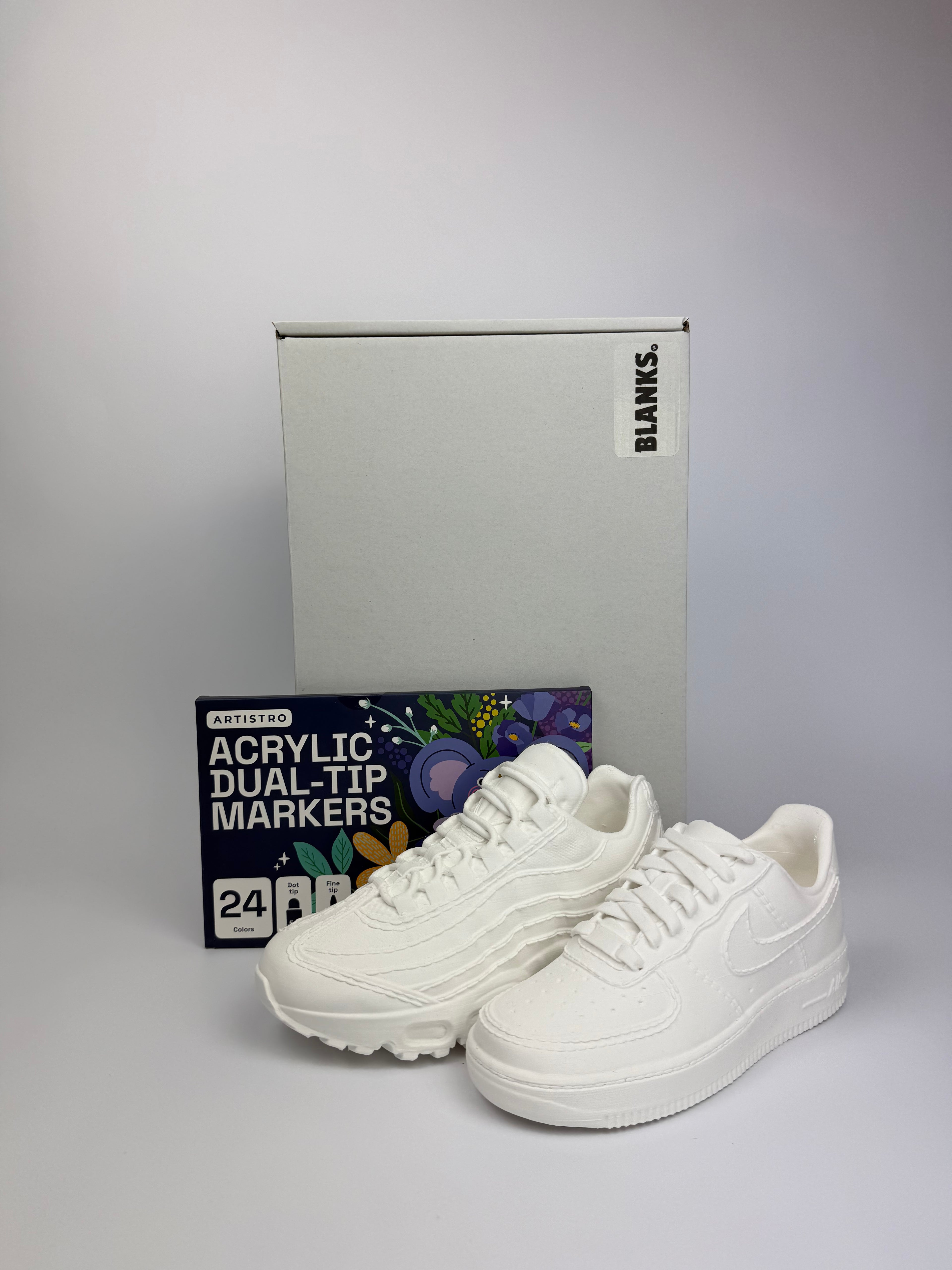 Large Trainer paint kit with pens
