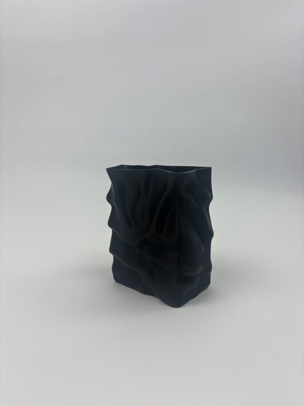 Paint your own - Wavey vase