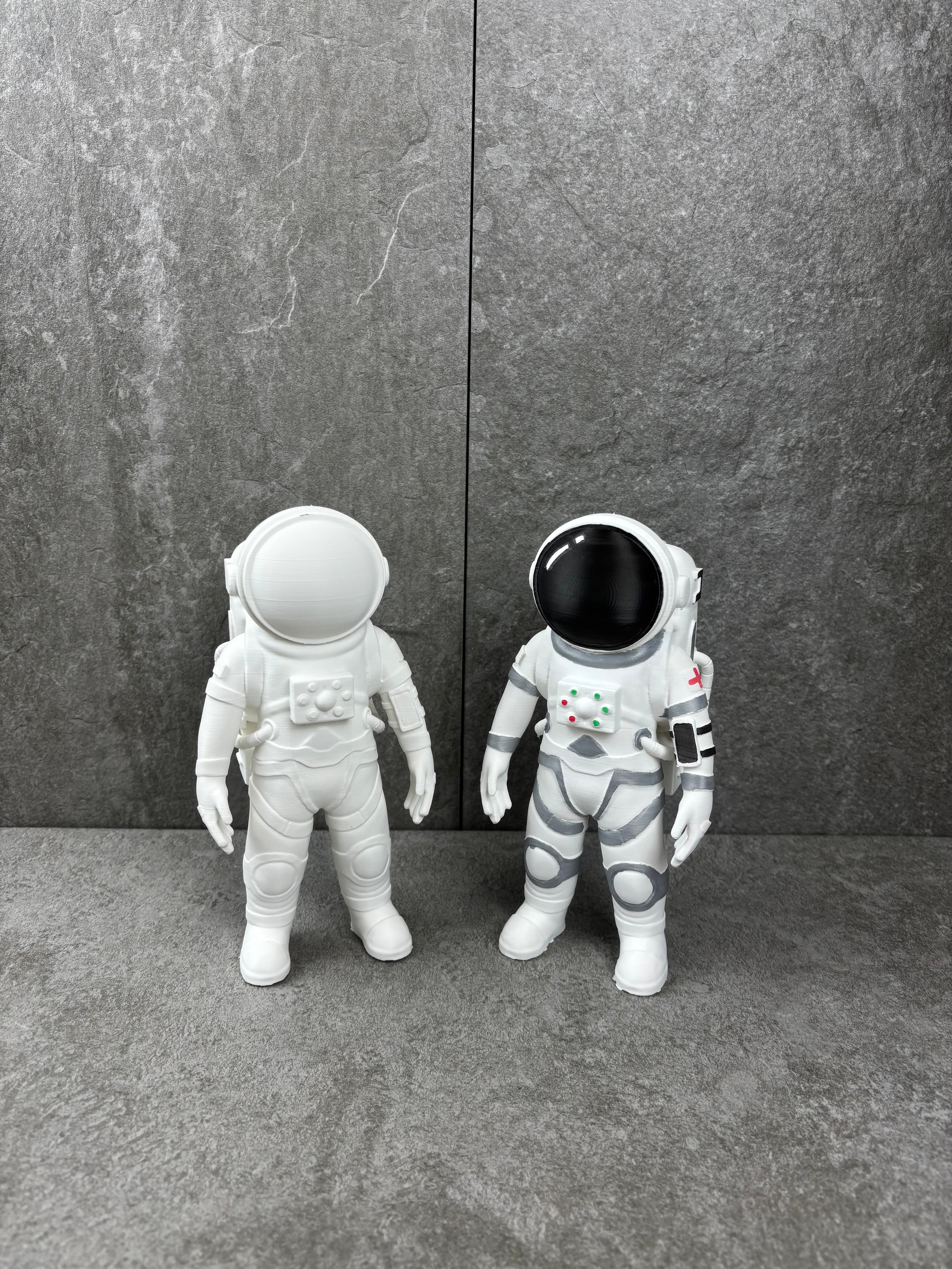 Paint your own - ASTRONAUT - 3D printed model you can customise at home