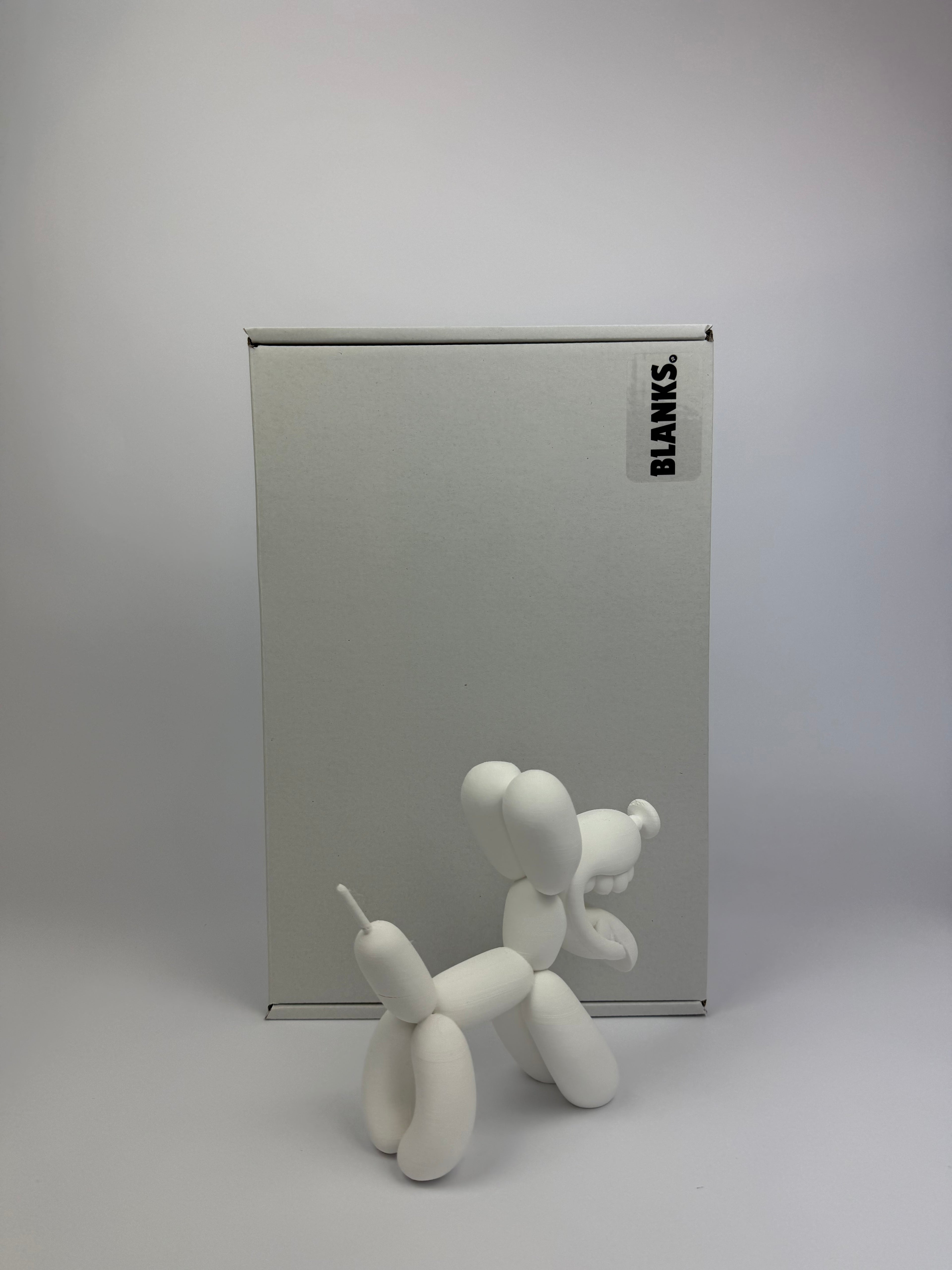 Paint your own - Panting balloon dog