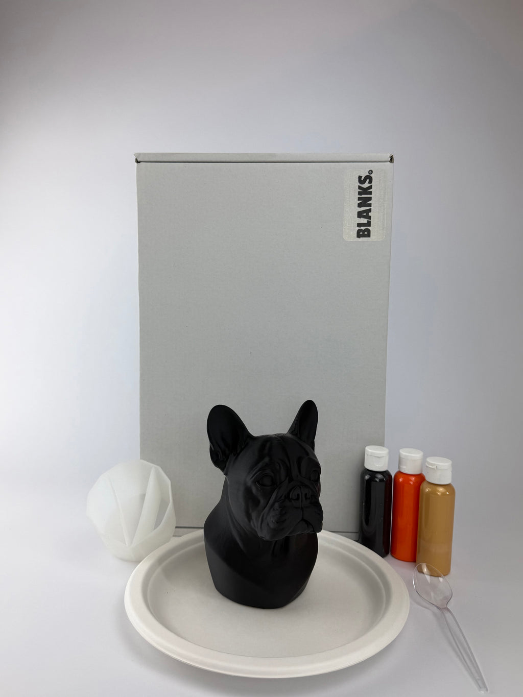 Dog bust paint pour sent