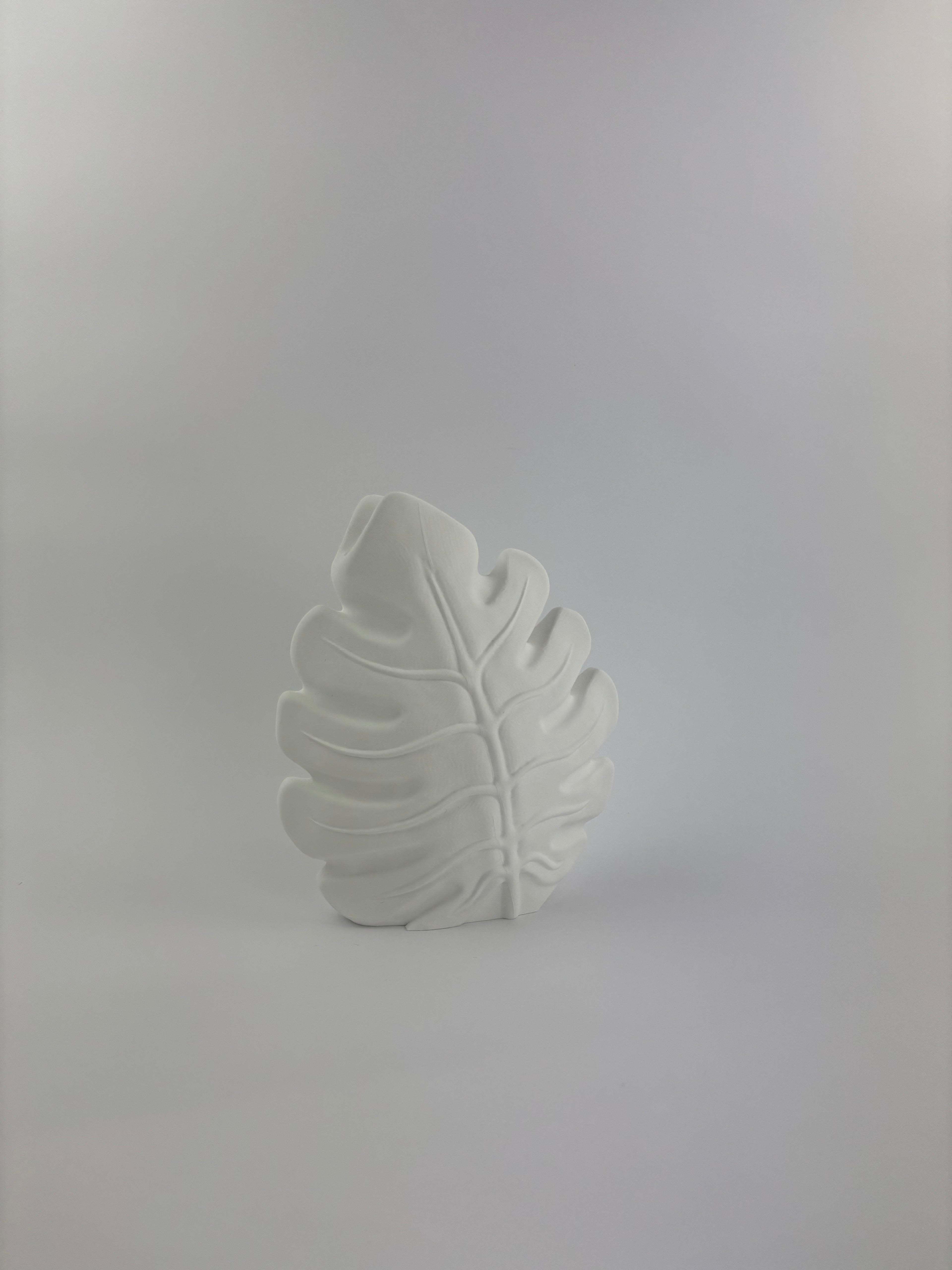 Paint your own - LEAF VASE