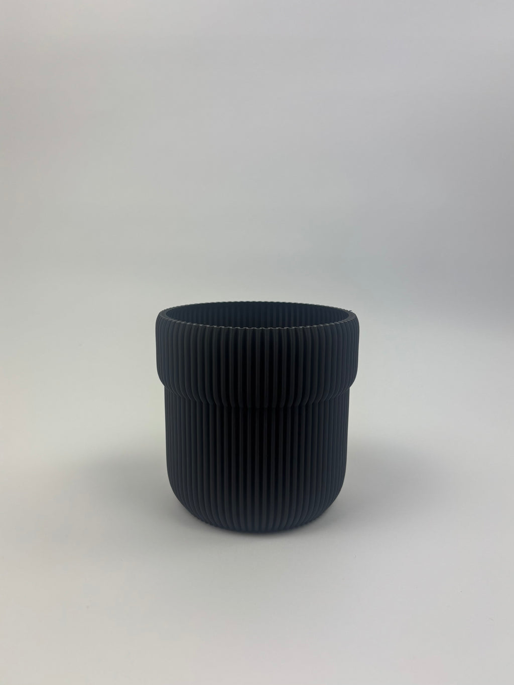 Paint your own - Ribbed pot