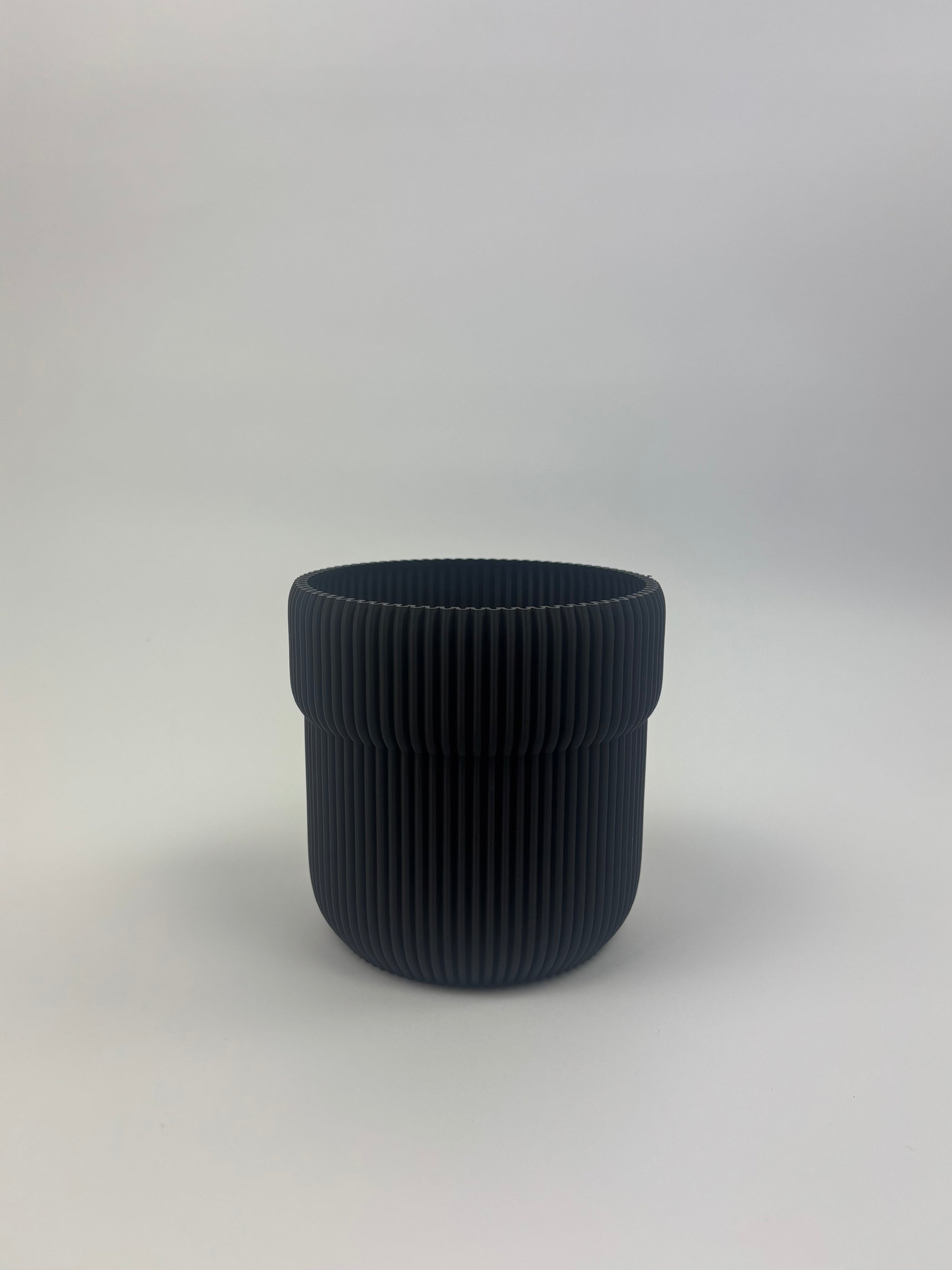 Paint your own - Ribbed pot