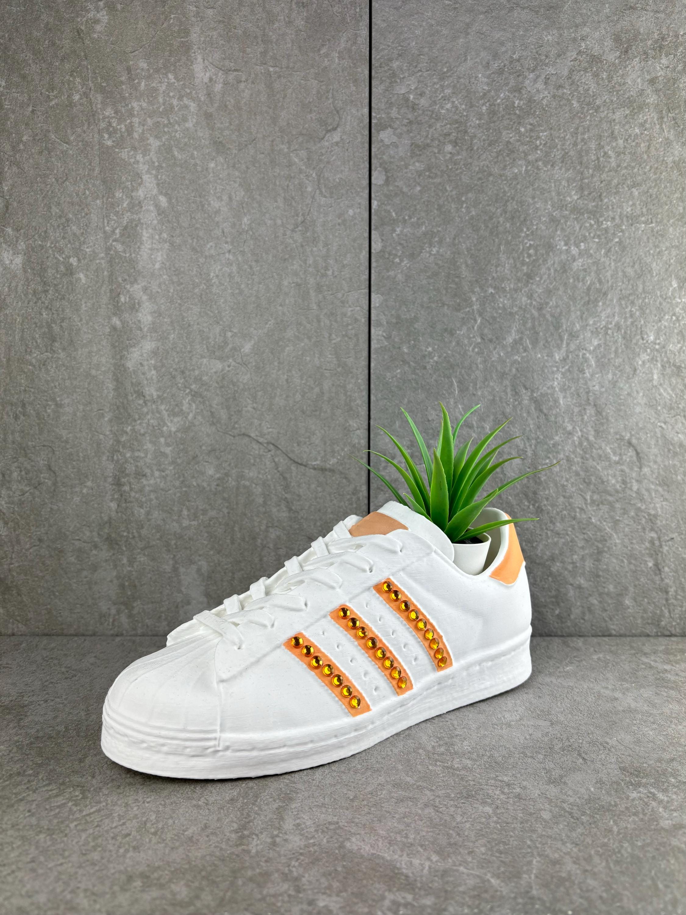 Paint your own - SUPERSTAR - 3D printed trainer planter/pot