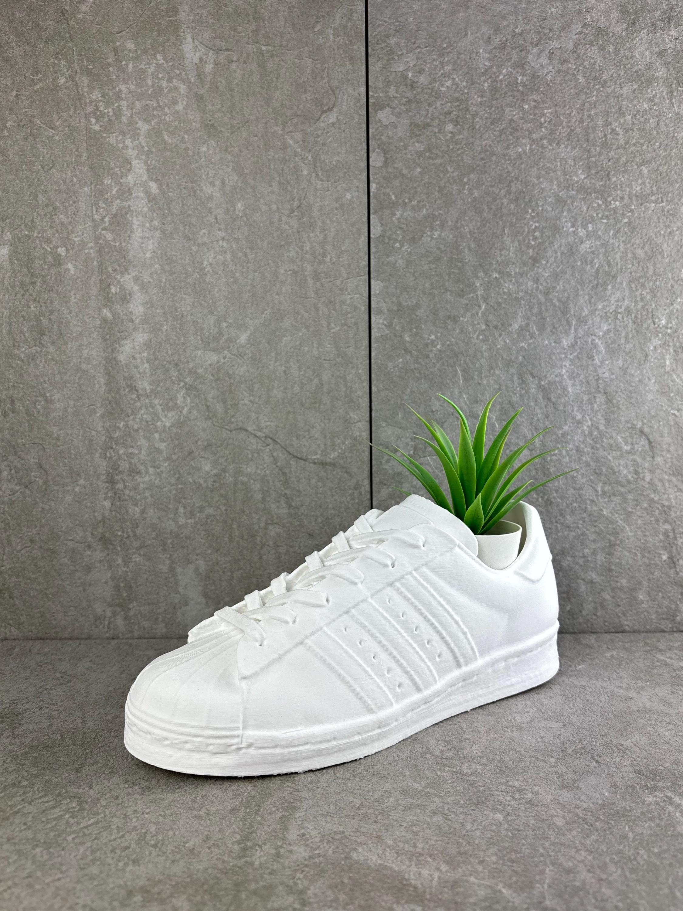Paint your own - SUPERSTAR - 3D printed trainer planter/pot