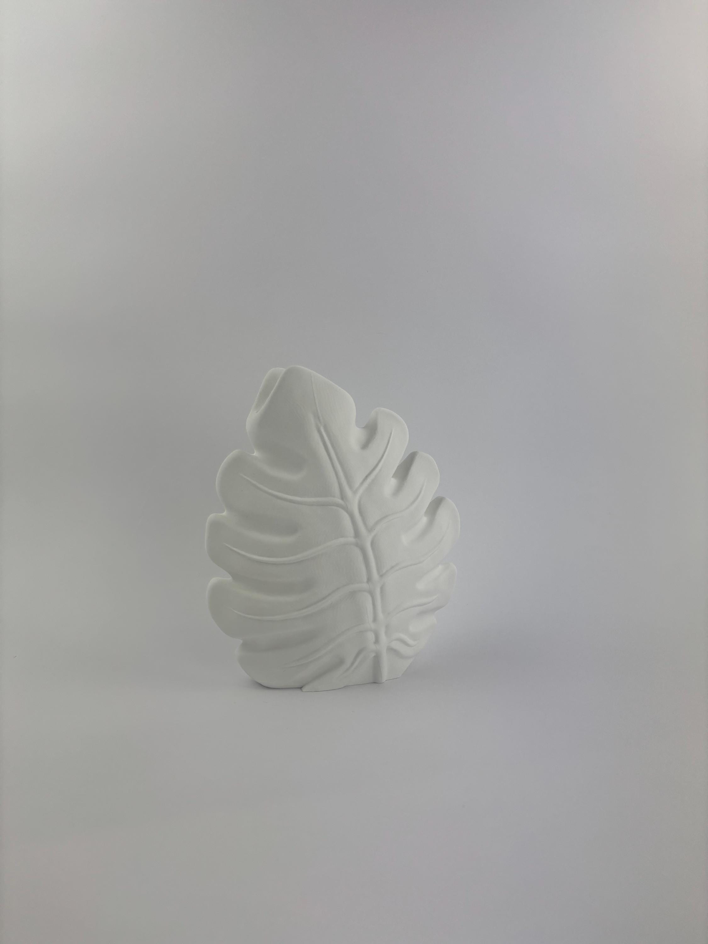 Paint your own - LEAF VASE